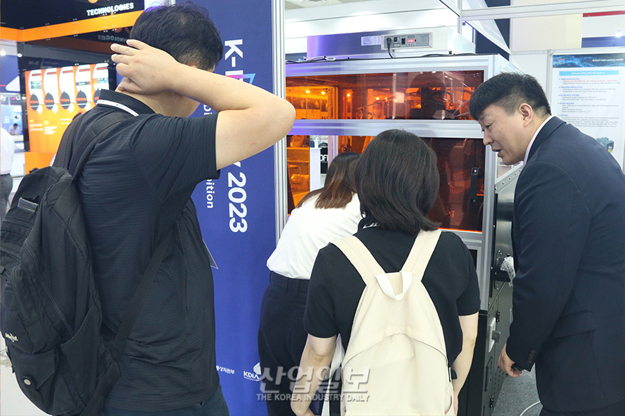 ‘디스플레이'에 인쇄하는 잉크젯 프린터