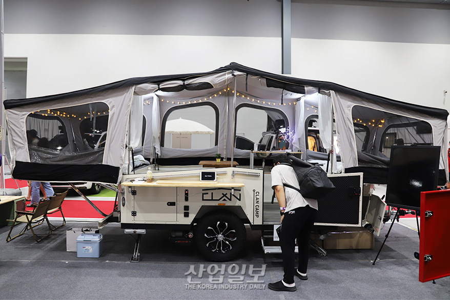 텐트 설치 번거로움 해결한 투폴딩 트레일러