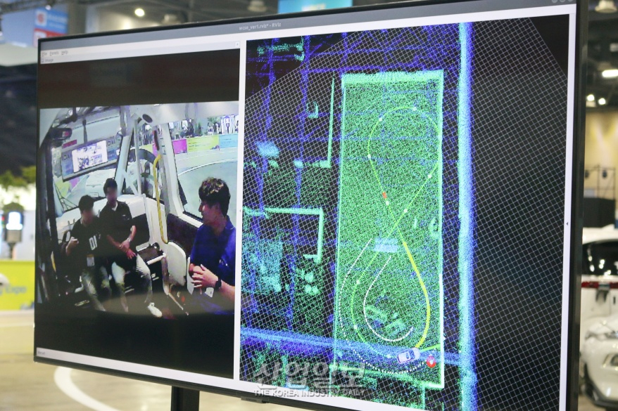 [포토뉴스] 전시장 누비는 자율주행차량 “구경하고, 탑승해보고”