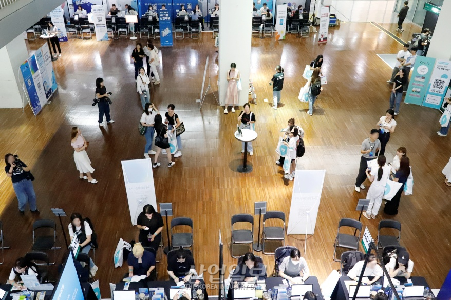 “너의 꿈을 펼쳐봐”, ‘이화 잡 페어’ 채용박람회 개최