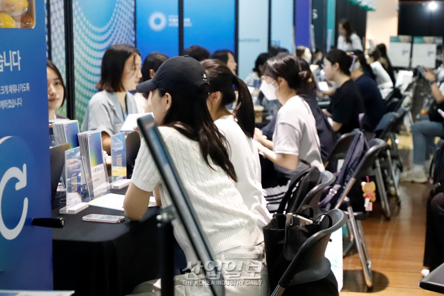 “너의 꿈을 펼쳐봐”, ‘이화 잡 페어’ 채용박람회 개최