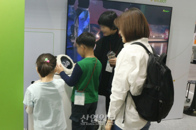 [로보월드] 반려로봇, 아이들과 절친 될 수 있을까?