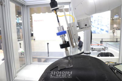 [로보월드] 로봇 활용해 섬유 생산 효율 높이고, 근로자 부담 덜어