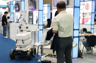 [로보월드] 화재 감시 로봇으로 비상 상황 초동 대응