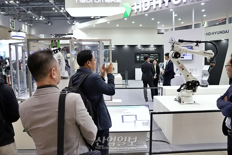 [로보월드]HD현대로보틱스, 산업·서비스 등 협동로봇 솔루션 제시