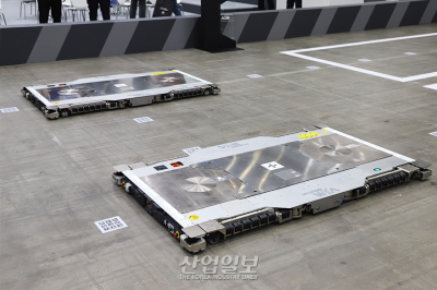 [로보월드] 얇고 넓은 로봇 통해, 주차 공간 효율 ‘최대로’