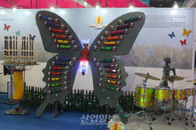 [로보월드] 연주 로봇이 만든 하모니, “눈과 귀가 즐겁네”