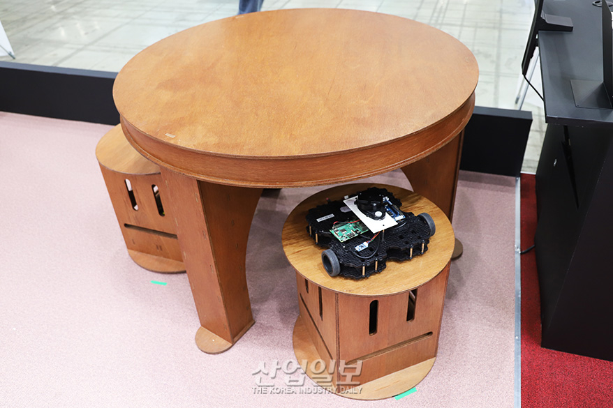 [로보월드] 맞춤형 서비스 제공하는 미래 ‘로보틱’ 도서관