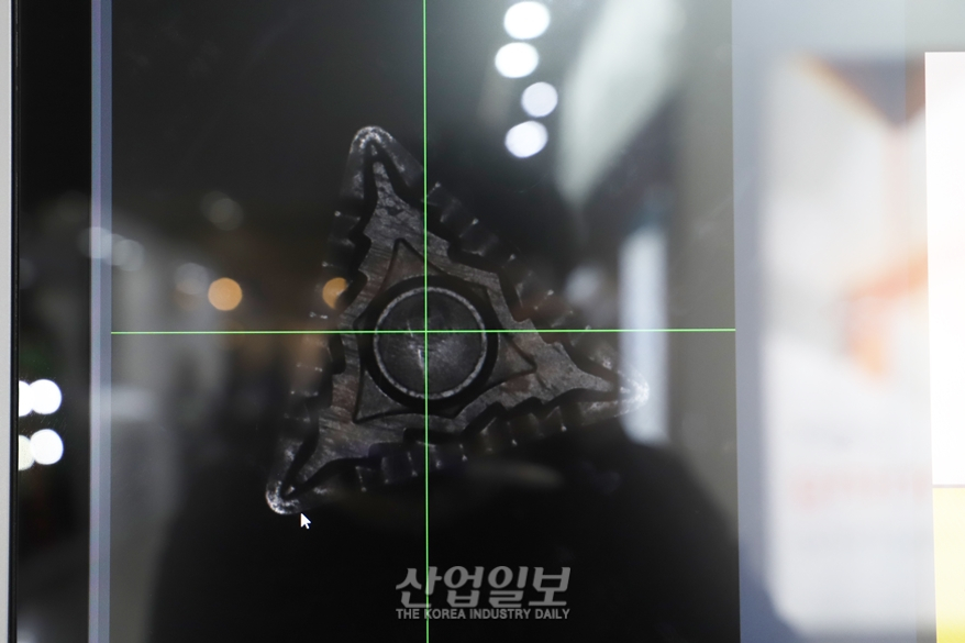 절삭공구 품질검사 자동화 설비 등장