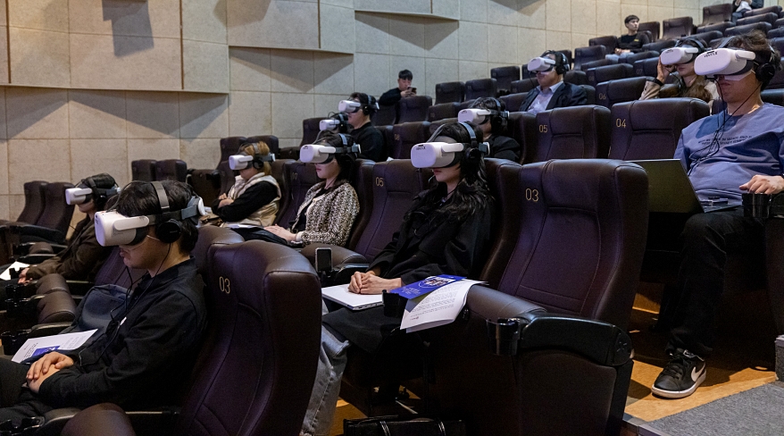 '내 아이돌과 수차례 아이컨택'… 벤타브이알의 생생한 VR 콘서트