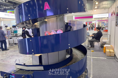 공간 확보 용이한 수직형 스파이럴 컨베이어