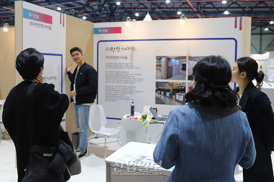 '친환경' 행사 집기, ESG 바람 타고 주목