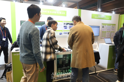 냉각유에 데이터센터 넣어 에너지 소비↓