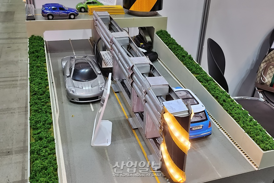 가드레일 충돌 사고, '구조적 충격흡수'로 피해↓