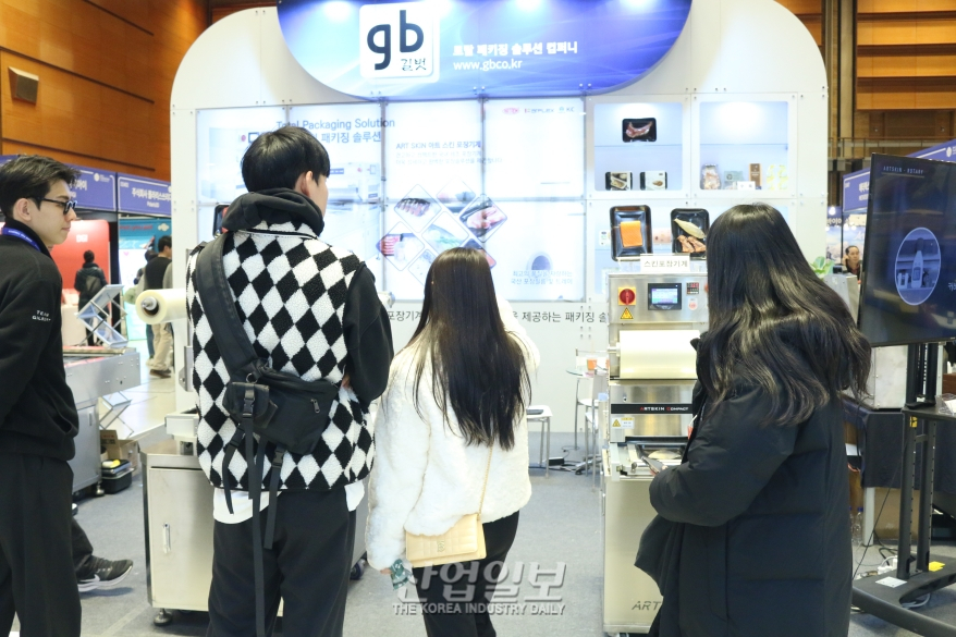 필름 진공해 식품 ‘착’, 형태 유지·유통기한 연장