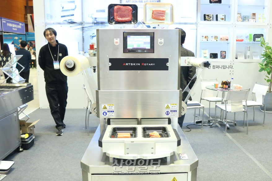 필름 진공해 식품 ‘착’, 형태 유지·유통기한 연장