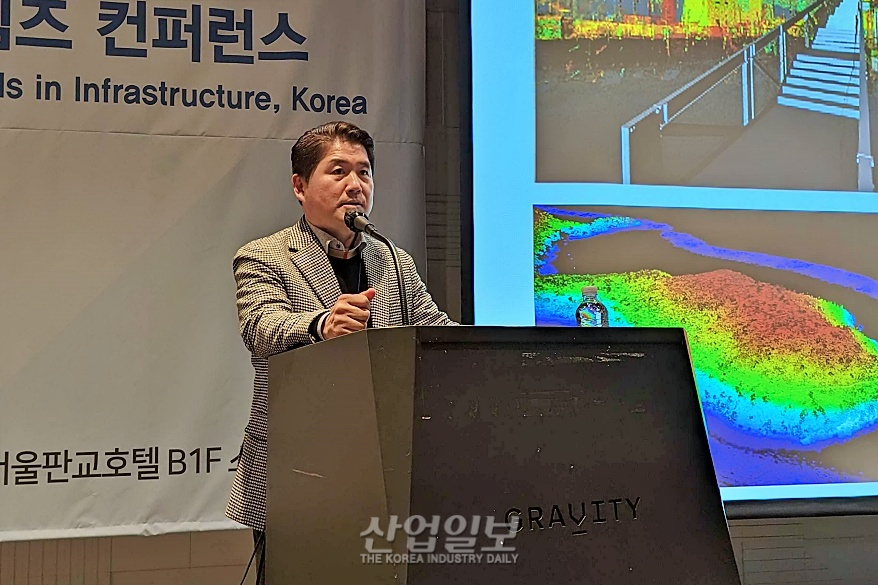 ㈜공간정보, 도로확장공사·교통 전환 및 방음터널 시뮬레이션 발표