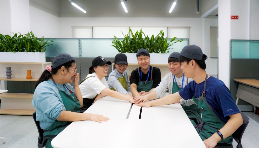 한국요꼬가와전기, 중증장애인 채용 사내 카페 ‘KOKORO’ 개소 1주년