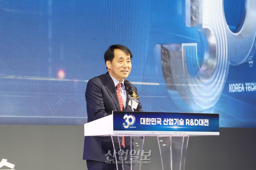 ‘연구다운 연구만 하자’는 정부…연구자는 ‘걱정 태산’