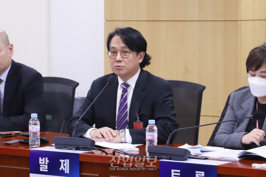 지지부진한 온라인 플랫폼 개혁방향 논의…‘자율 규제’ 마련 시급