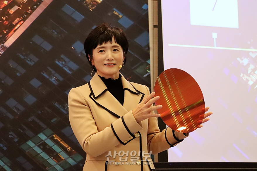 인텔, 'AI PC 시대 연다'… 차세대 AI 프로세서 공개