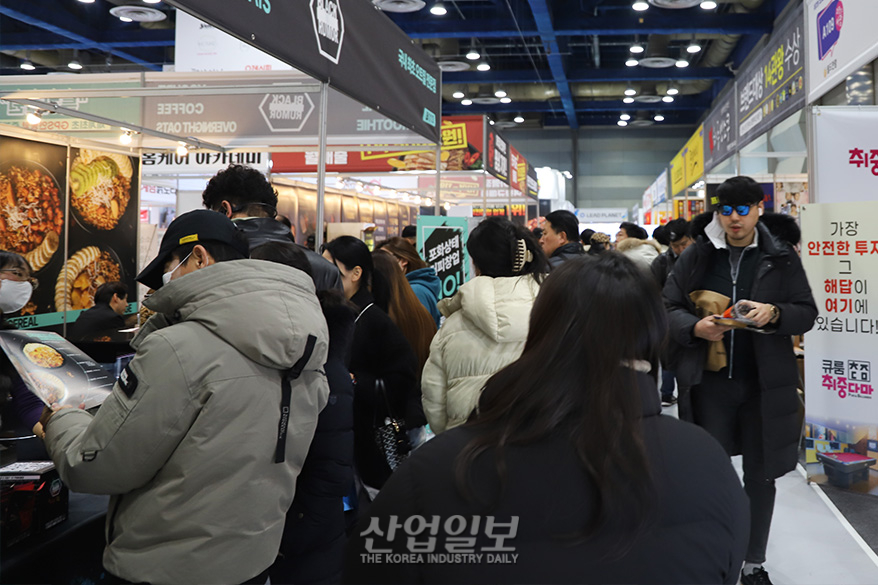 “올해 창업 트렌드 어떨까”...‘제72회 프랜차이즈창업박람회 2024’ 열려