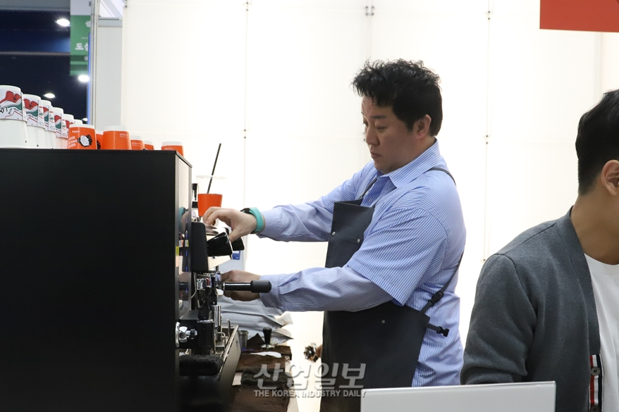 [포토뉴스]‘프랜차이즈 창업박람회 2024’, 개그맨 정준하 등장