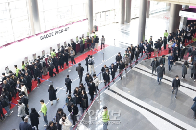 [포토뉴스] 세미콘 코리아 2024, 개막일부터 ‘인산인해’