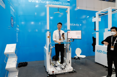 [포토뉴스]“스스로 걷고 싶어요”, 환자 재활 돕는 ‘보행재활로봇’