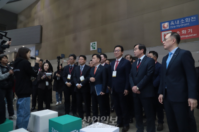 [포토뉴스]‘제23회 세계 보안 엑스포’ 둘러보는 내빈들