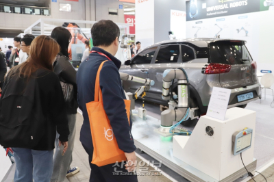 [포토뉴스]비전카메라·로봇팔로 타이어 교체 ‘척척’