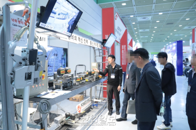 [포토뉴스]케이블 손상 줄이는 자동 케이블포설기