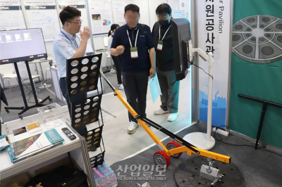 맨홀 뚜껑 개폐, 쇠 지렛대 대신 자석으로 안전과 효율↑