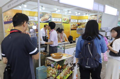 [포토뉴스] 킨텍스 가득 채운 ‘호두과자’ 향기