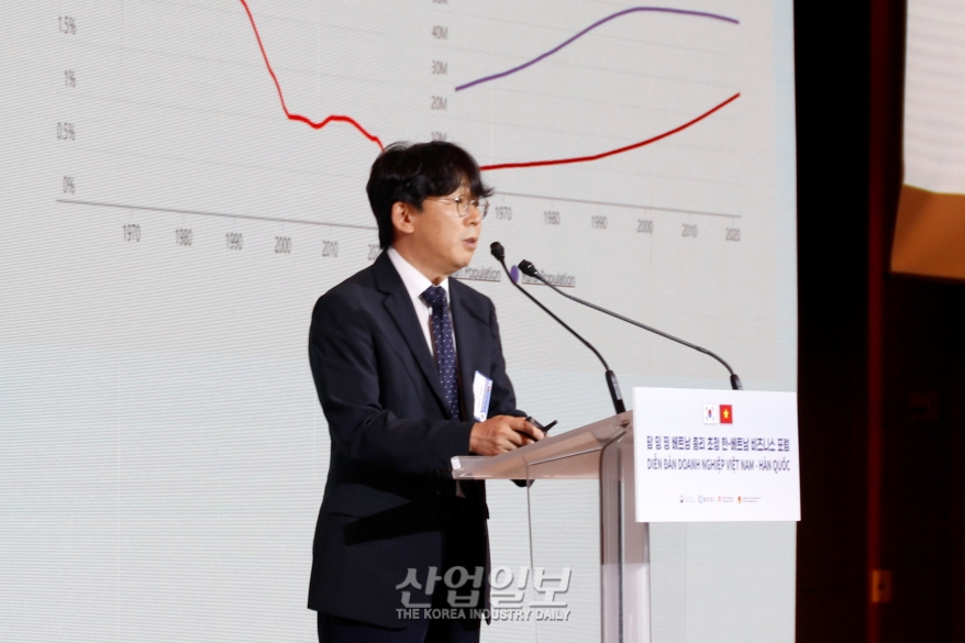 “한-베트남 신뢰할 만한 파트너…협력으로 국제 경제 위기 극복”