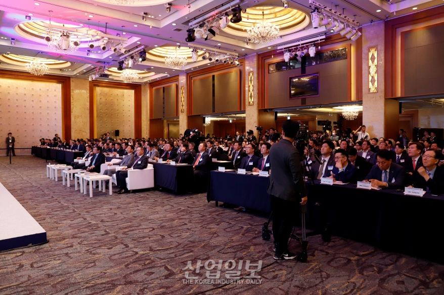 “한-베트남 신뢰할 만한 파트너…협력으로 국제 경제 위기 극복”