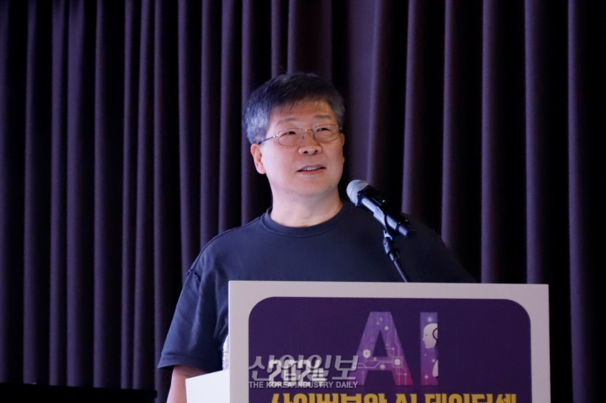 “학습·운영비 낮춘 sLLM, 보안업계 주목”