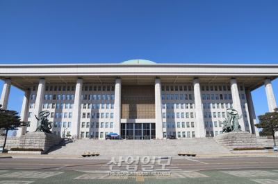 [산업의 창] 사진 찍고 '우르르 퇴장‘에 ‘의원님 파이팅’까지…이거 맞습니까?