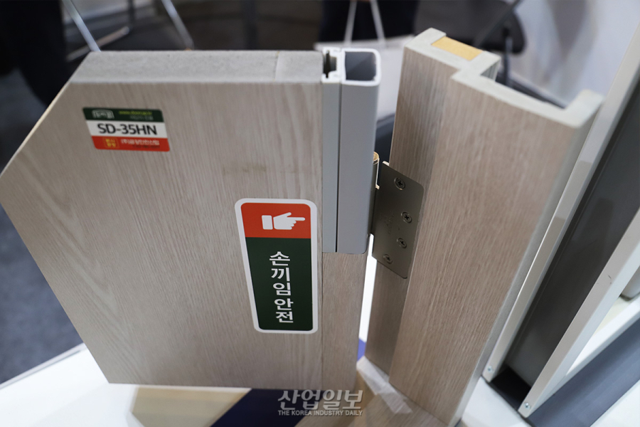 일상 속 안전 주목한 ‘손끼임 방지 장치’