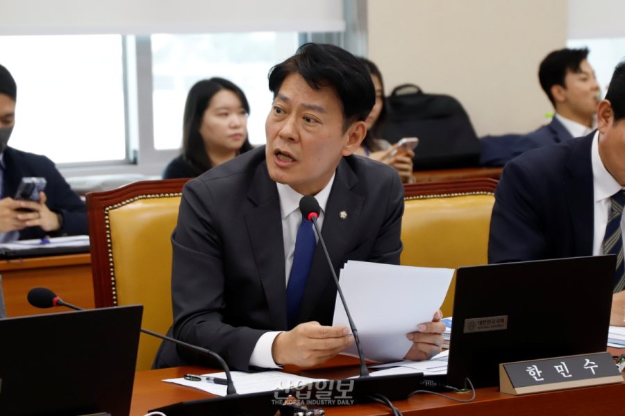 ‘민원 사주’ 의혹 류희림, “경찰 수사 중…말씀드릴 수 없어”