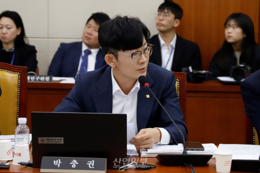 “한강 작품 등 K-콘텐츠 불법 유통”…류희림 “적극 대응”