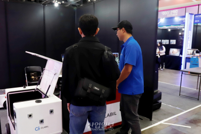 [포토뉴스]앱으로 주문하면 배달로봇이 ‘싹’…자율이동 마켓 로봇