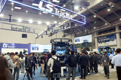 [포토뉴스] 농기계박람회, B2B부터 B2C까지 다양한 형태의 관람객들로 붐벼