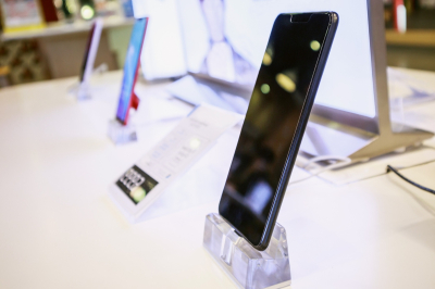 OLED시장, 2025년 AI 힘입어 성장 기대