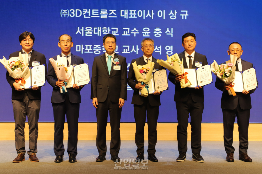 [포토뉴스] ICT 기기산업 성장 이끈 주역들, 장관 표창 수여