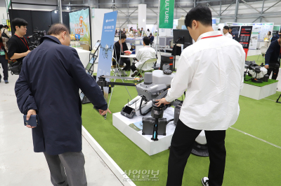 논밭 방제에 ‘날개’다는 농업용 드론