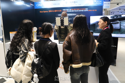 저궤도 위성으로 지형 제약 없는 전술 통신 체계 구축