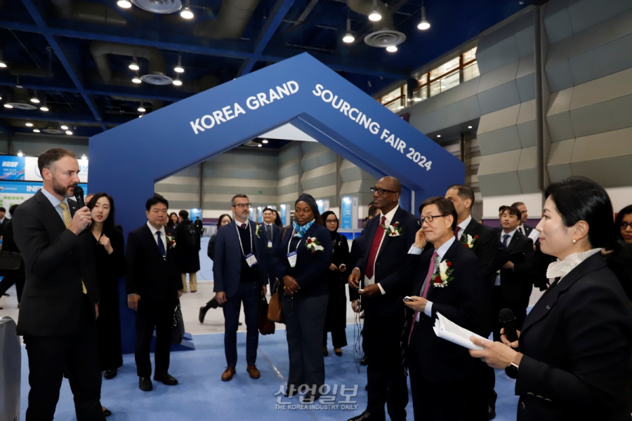 [포토뉴스]14개국 주한 대사, K푸드·뷰티 등 우수 제품 확인