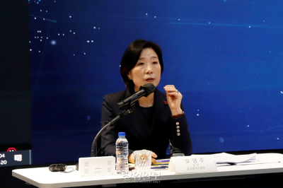 오영주 “6천2백억 원 내년도 수출사업 조기 공고…글로벌화 흔들림 없이 추진”