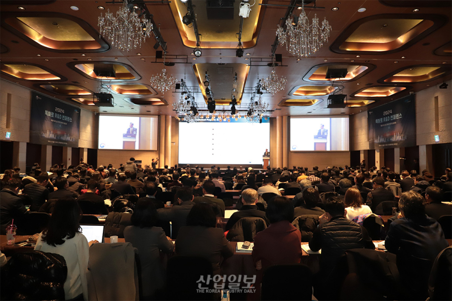 “‘국가전략기술’, 기술 패권 전쟁 맞설 12개 함대 구축하는 것”